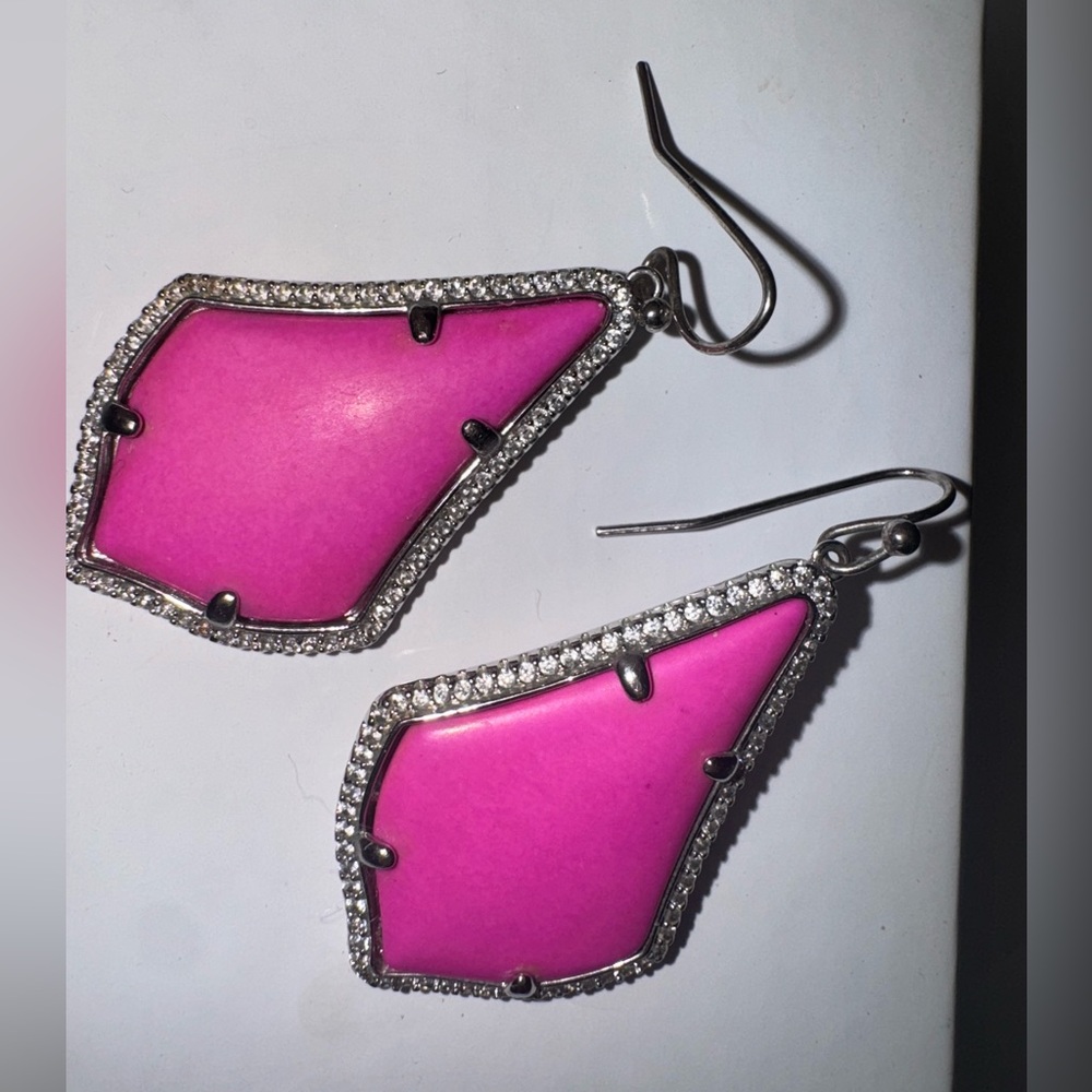 Magenta Kendra Scott Earrings